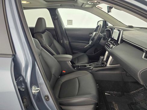 Used 2024 Toyota Corolla Cross XLE w/ Convenience Package image 20
