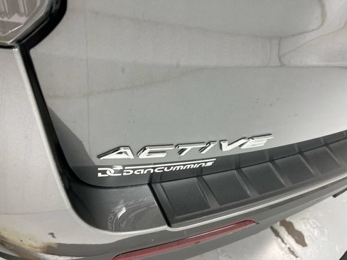Used 2025 Ford Explorer Active AWD/4WD image 27