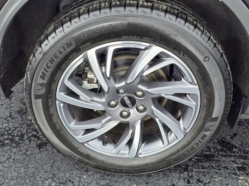 Certified 2023 Lincoln Corsair FWD w/ Equipment Group 101A image 5