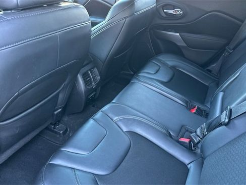 Used 2020 Jeep Cherokee Latitude Plus image 15