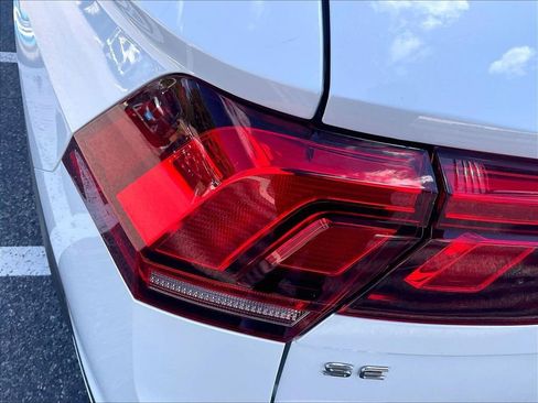 Certified 2023 Volkswagen Tiguan SE R-Line AWD/4WD image 33