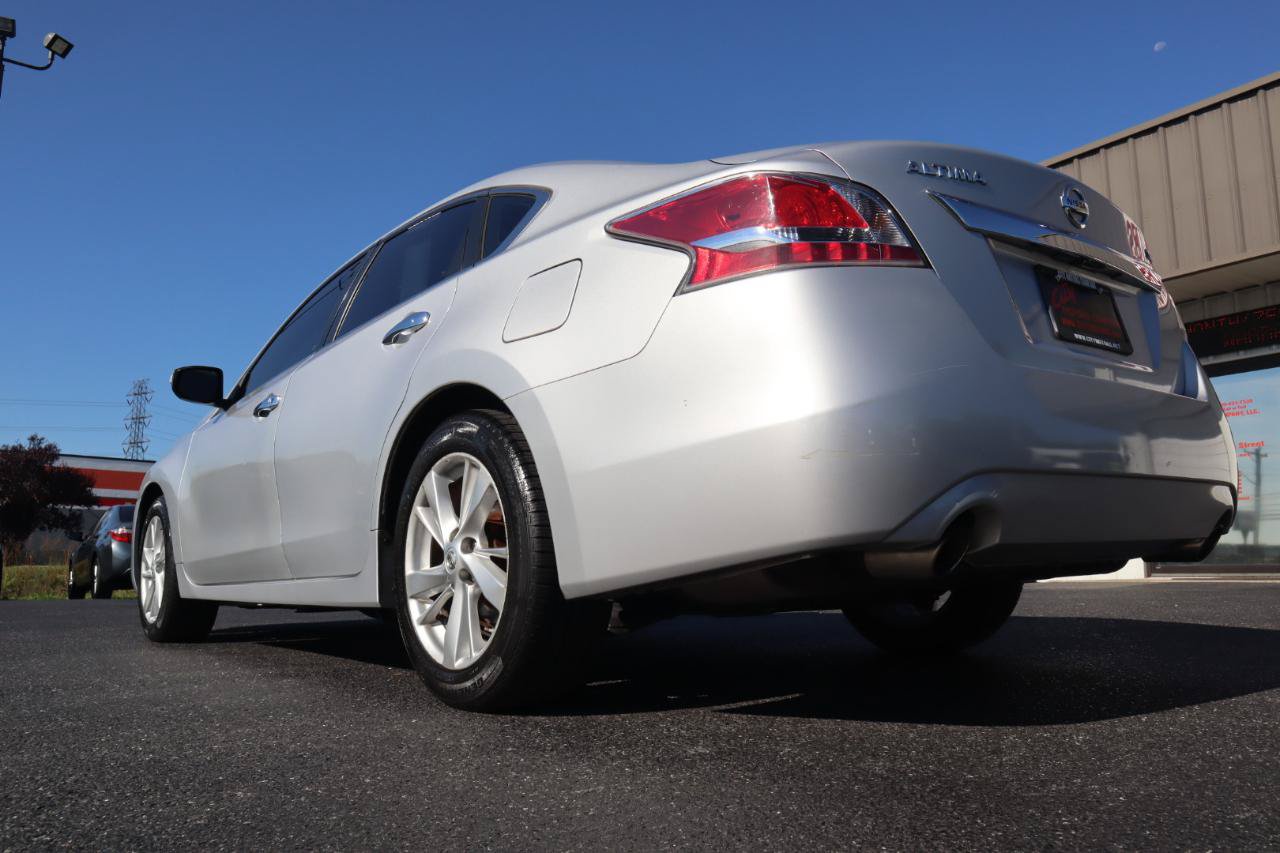 Used 2015 Nissan Altima 2.5 SL w/ Moonroof Package FWD image 19