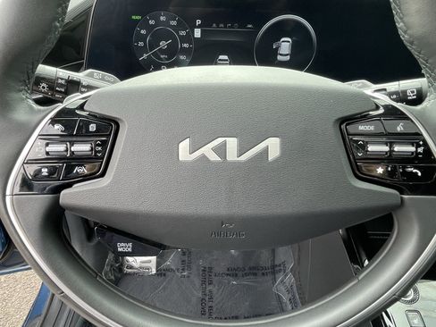 Used 2023 Kia Niro Wave FWD image 23
