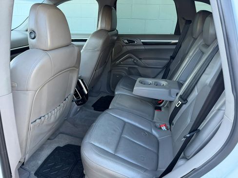 Used 2012 Porsche Cayenne AWD/4WD image 16