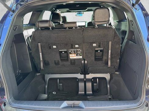 Used 2025 Toyota Sienna Platinum image 7