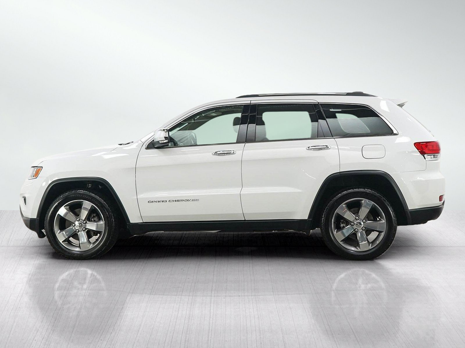 Used 2016 Jeep Grand Cherokee Limited w/ Trailer Tow Group IV AWD/4WD image 2