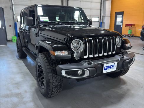 Used 2022 Jeep Wrangler Unlimited Sahara w/ Cold Weather Group image 7