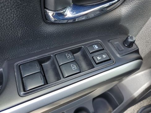 Used 2021 Nissan Titan SV w/ SV Convenience Package image 16