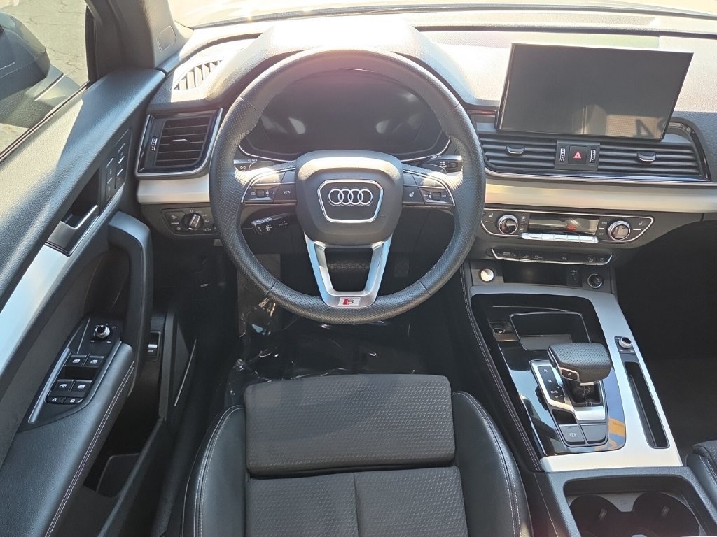 Used 2024 Audi Q5 e Premium Plus w/ Premium Plus Package AWD/4WD image 14