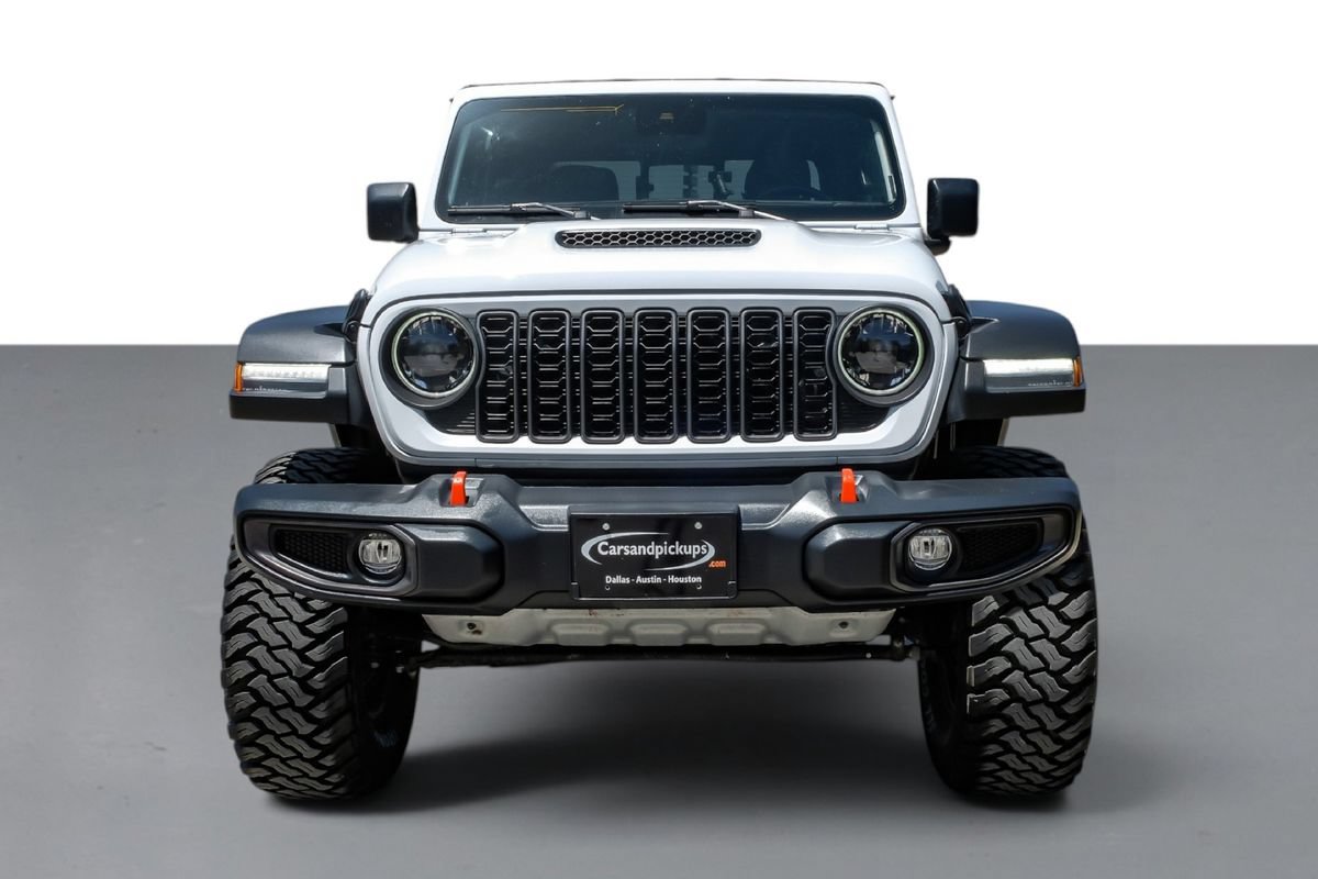 Used 2024 Jeep Gladiator Mojave w/ Convenience Group AWD/4WD image 3