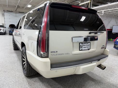 Used 2012 GMC Yukon XL Denali image 3