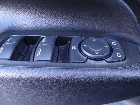 Used 2024 Chevrolet Equinox LT w/ LPO, Floor Liner Package FWD image 17