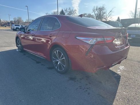 Used 2020 Toyota Camry SE image 5