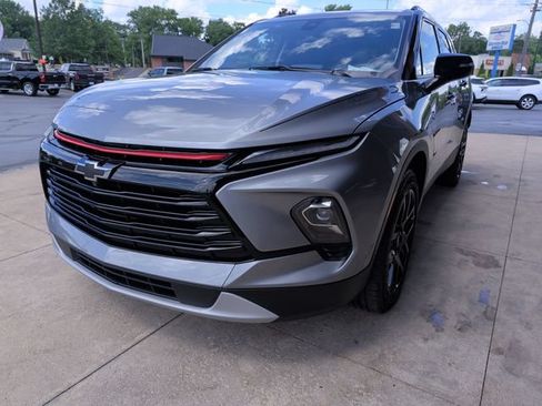 Used 2024 Chevrolet Blazer LT w/ Sound & Technology Package FWD image 4
