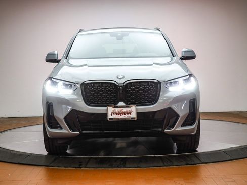 Used 2025 BMW X4 xDrive30i w/ Premium Package image 2