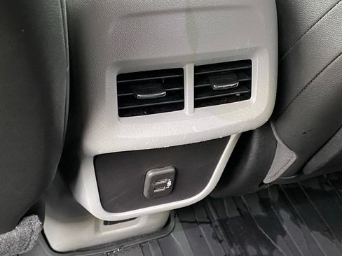 Used 2024 GMC Terrain SLT FWD image 28
