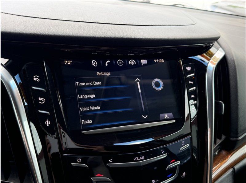 Used 2016 Cadillac Escalade ESV Luxury AWD/4WD image 48