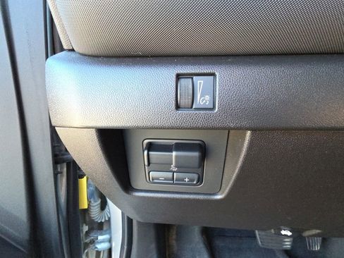Used 2023 Chevrolet Colorado Z71 w/ Z71 Convenience Package 2 AWD/4WD image 21