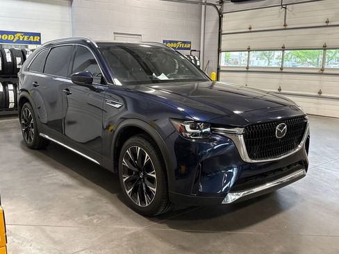 Used 2024 MAZDA CX-90 Plug-In Hybrid w/ Premium Plus AWD/4WD image 3