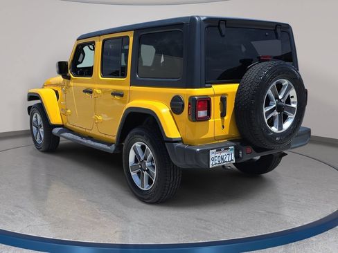 Used 2019 Jeep Wrangler Unlimited Sahara AWD/4WD image 8