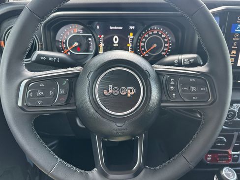 New 2025 Jeep Gladiator Mojave w/ Convenience Group image 22