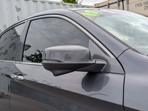 Used 2017 Honda Accord EX image 10
