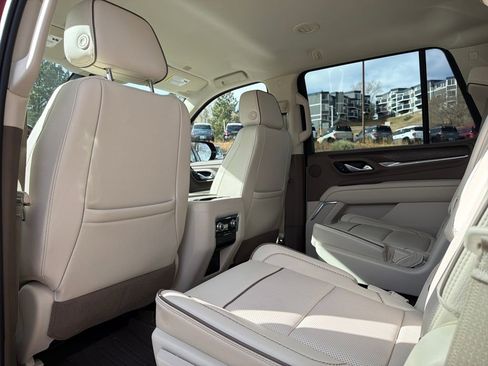 Used 2021 GMC Yukon Denali w/ Advanced Technology Package image 23