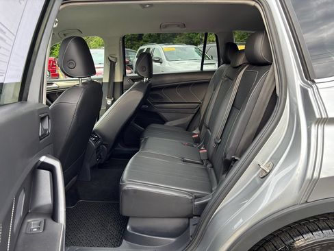 Used 2022 Volkswagen Tiguan SE AWD/4WD image 16