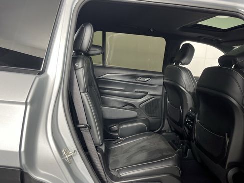 Certified 2023 Jeep Grand Cherokee L Laredo image 30