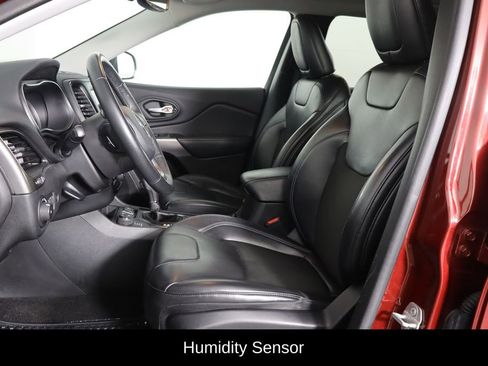 Used 2019 Jeep Cherokee Latitude Plus w/ Comfort/Convenience Group image 14