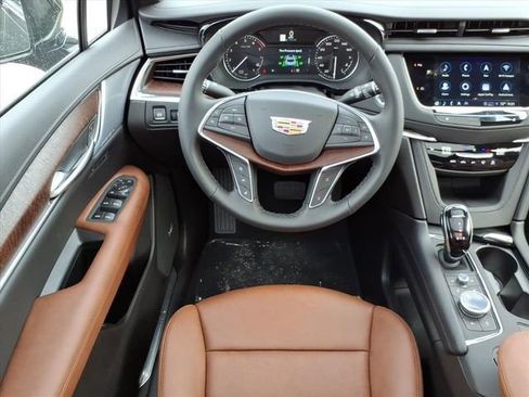 New 2025 Cadillac XT5 Premium Luxury image 17
