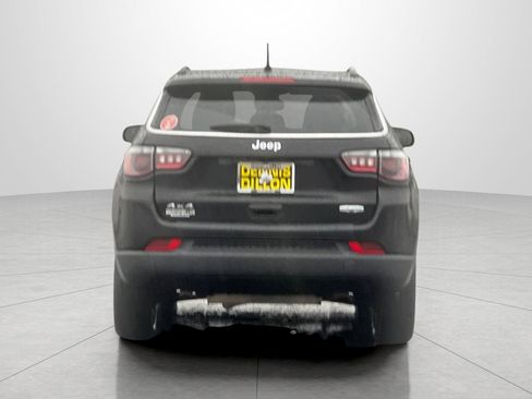 Used 2024 Jeep Compass Latitude image 6