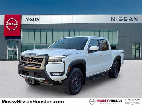 Certified 2025 Nissan Frontier PRO-4X w/ Pro Convenience Package image 3