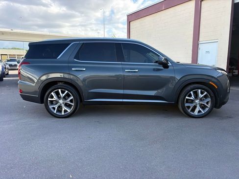 Used 2022 Hyundai Palisade SEL w/ 8P Bench Seat Package FWD image 2