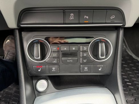 Used 2016 Audi Q3 2.0T Prestige AWD/4WD image 37