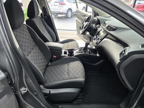 Used 2022 Nissan Rogue Sport SV image 21