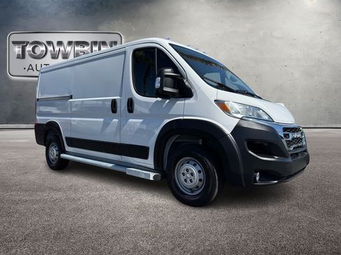 Used 2023 RAM ProMaster 2500 FWD image 2
