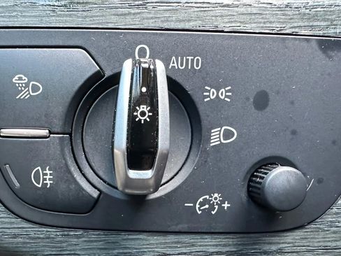 Used 2017 Audi A4 2.0T Premium Plus w/ Premium Plus Package image 24