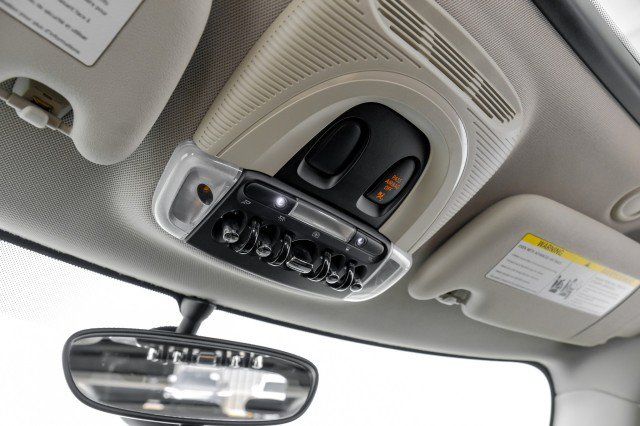 Used 2016 MINI Cooper 4-Door Hardtop FWD image 21