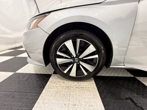Used 2021 Nissan Altima 2.5 SV image 9