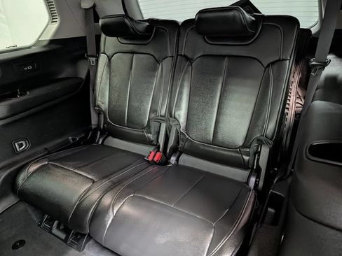 Used 2023 Jeep Grand Cherokee L Limited AWD/4WD image 15