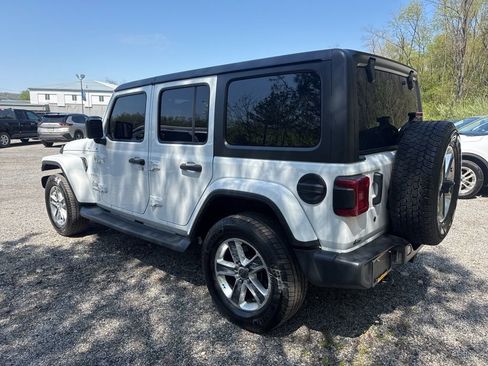 Used 2018 Jeep Wrangler Unlimited Sahara image 6