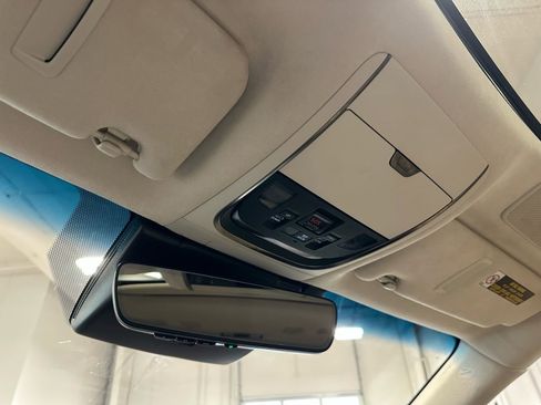 Used 2020 Lexus LS 500 w/ Interior Upgrade Package image 31