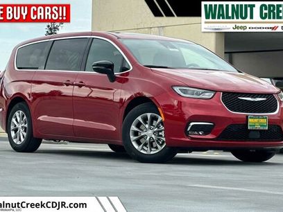 New 2026 Chrysler Pacifica Limited