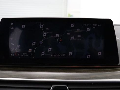 Used 2019 BMW 530i w/ Convenience Package RWD image 25