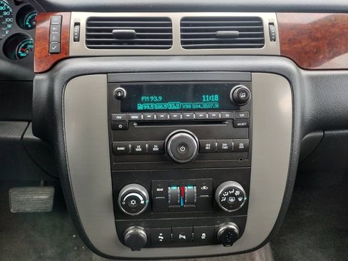 Used 2014 GMC Yukon SLE image 27