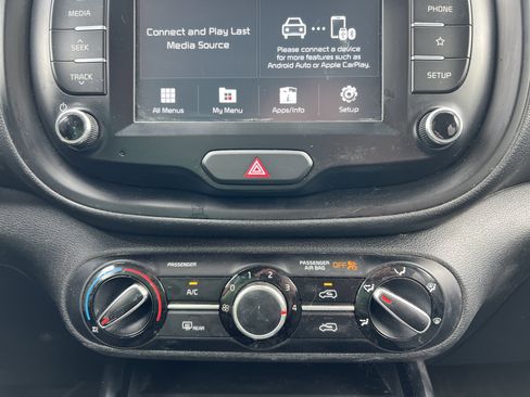 Used 2021 Kia Soul S FWD image 5