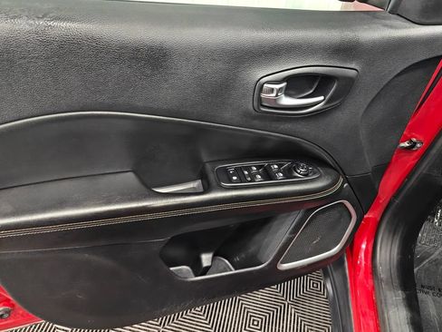 Used 2019 Jeep Compass Latitude AWD/4WD image 42
