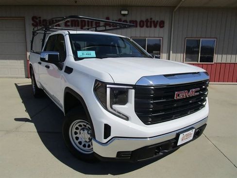 Used 2022 GMC Sierra 1500 Pro w/ 1SA Safety Plus Package AWD/4WD image 1