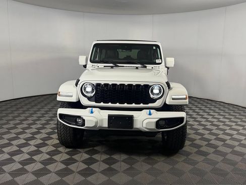 Used 2024 Jeep Wrangler High Altitude AWD/4WD image 3